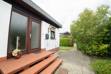 Eingang - Ebenerdiges Wohnen in ruhiger Lage – gepflegter Bungalow in Drochtersen!