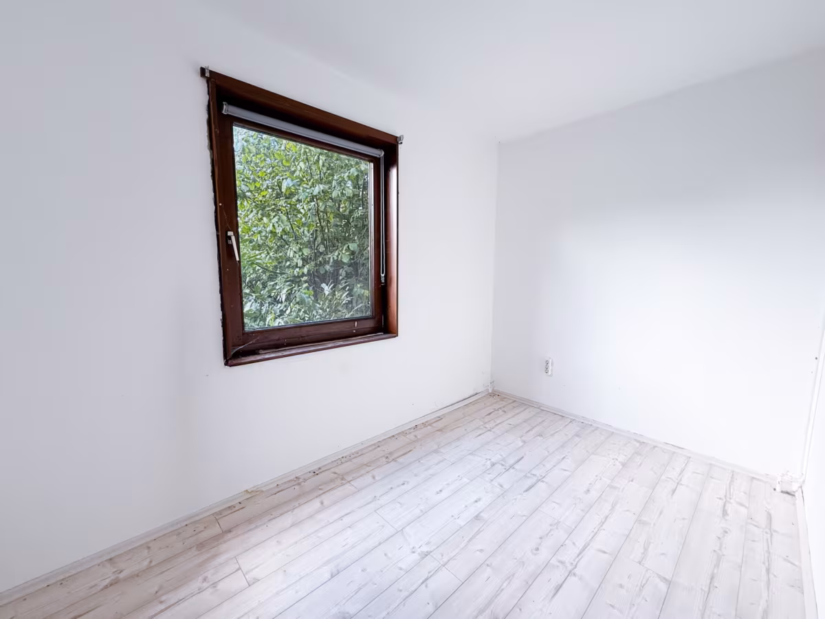 weiteres Zimmer im Erdgeschoss