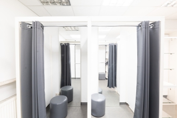 Umkleidekabinen - Reserviert – Exklusive Innenstadtlage, beste Frequenz – starten Sie Ihr Geschäft hier!