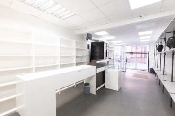 Empfangstresen - Reserviert – Exklusive Innenstadtlage, beste Frequenz – starten Sie Ihr Geschäft hier!