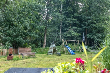 Garten - Familiendomezil am Waldrand plus Waldstück! Außergewöhnliches Einfamilienhaus in Altkehdingen.