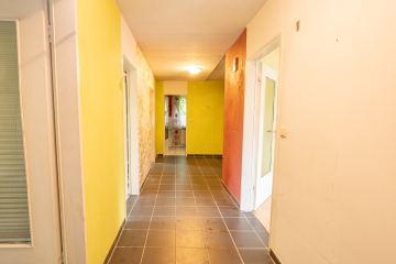 Flur - Freiraum für Ihre Ideen – Bungalow auf großem Grundstück in ruhiger Lage