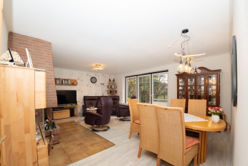 Wohn-/Esszimmer - Wohlfühl-Bungalow in ruhiger Sackgasse – hell, modern und familienfreundlich