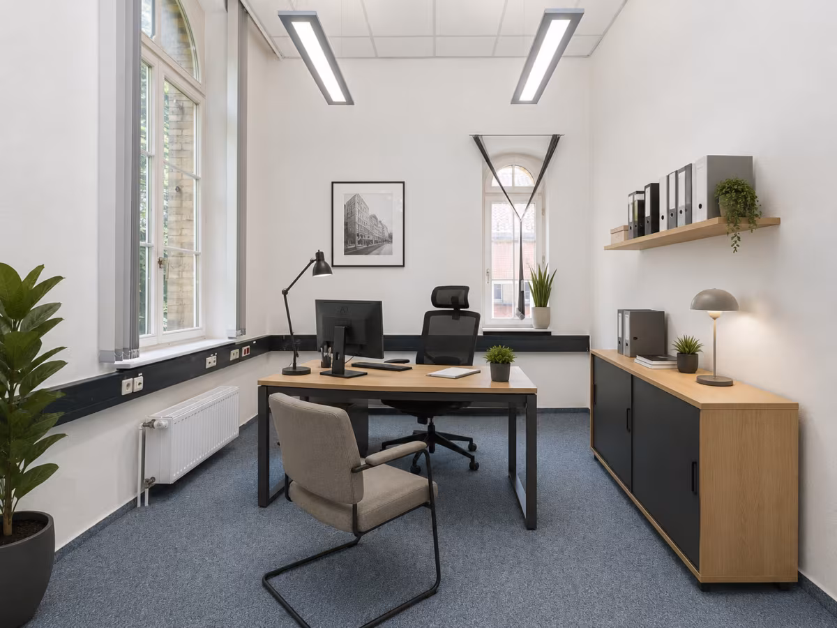 1. OG Altbau Büro 1