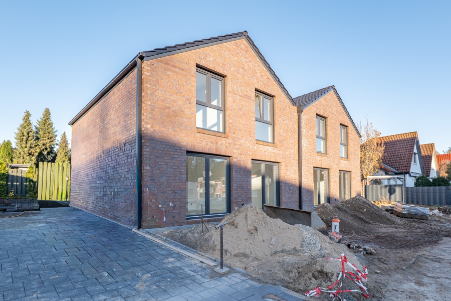 MUSTERBILD Außenansicht - Jetzt in Ihre Traumimmobilie einziehen! Exklusives Doppelhaus.