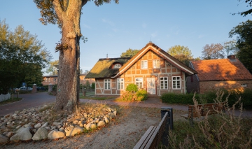 Loftflair im historischen Fachwerk – Lichtdurchflutete 3-Zimmer-Wohnung in Hechthausen, 21755 Hechthausen, Dachgeschosswohnung