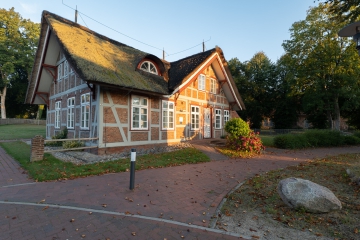 Ansicht - Loftflair im historischen Fachwerk – Lichtdurchflutete 3-Zimmer-Wohnung in Hechthausen