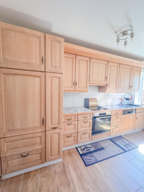 Exklusive Vierzimmerwohnung über zwei Ebenen mit Terrasse, Gartenoption und Garage - Küche