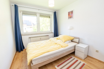 Schlafzimmer - Für stadtnahe Naturliebhaber: Wohnung zum Verlieben mit Balkon und Stellplatz