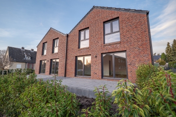 Neubau Doppelhaushälfte in zentraler aber naturnaher Lage!, 21680 Stade, Doppelhaushälfte